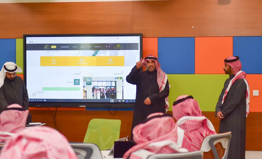 فريق منصة ارتقاء ينفذ ورشة عمل لمنسقي المنصة في جهات الجامعة -  فريق منصة ارتقاء ينفذ ورشة عمل لمنسقي المنصة في جهات الجامعة