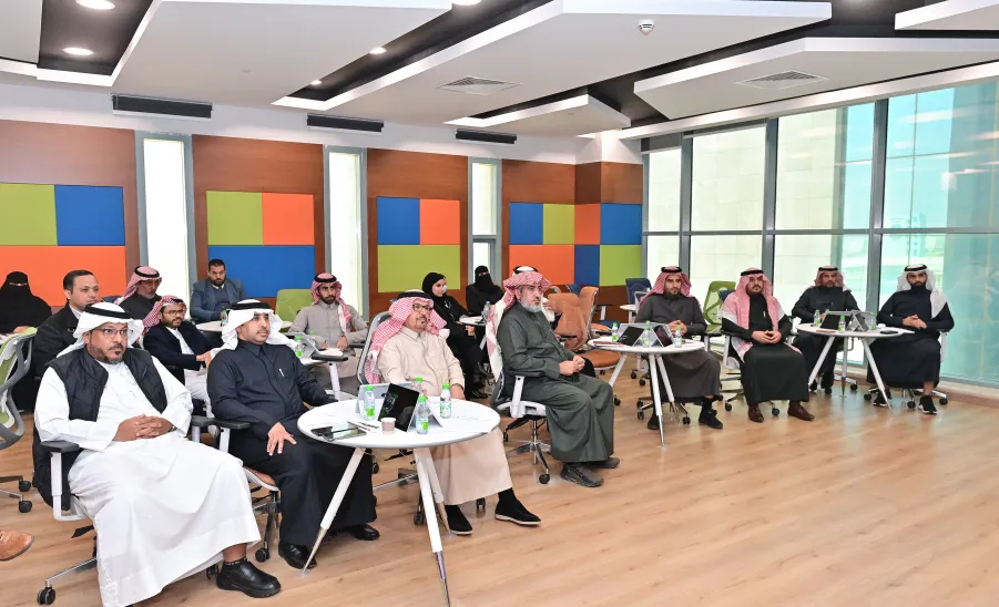 وكيل الجامعة للتنمية والاستثمار يفتتح اللقاء السادس لمركز سيفال -  سعادة وكيل الجامعة للتنمية والاستثمار يفتتح اللقاء السادس لمركز سيفال: مناقشة تفعيل توصيات المؤتمر الدولي: الجامعات وأهداف التنمية المستدامة 2030 " المستهدفات والممارسات"