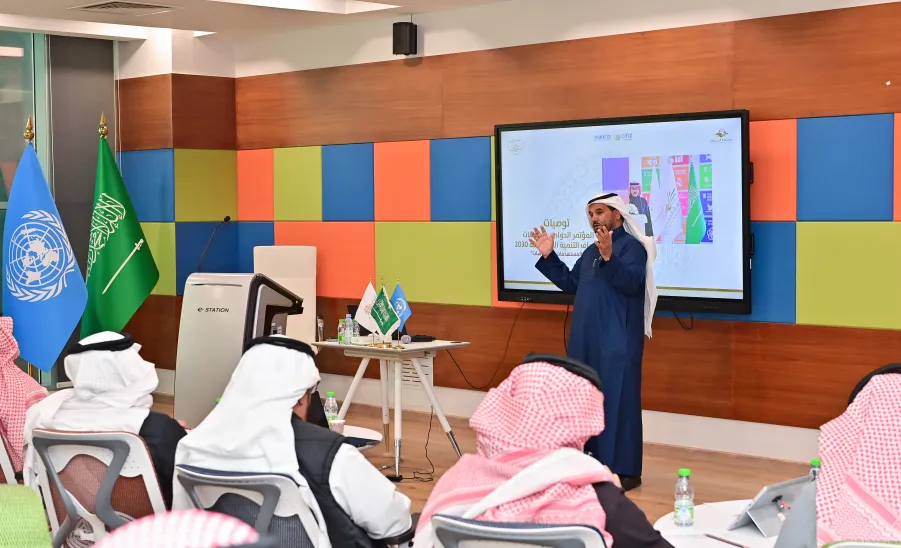 وكيل الجامعة للتنمية والاستثمار يفتتح اللقاء السادس لمركز سيفال -  سعادة وكيل الجامعة للتنمية والاستثمار يفتتح اللقاء السادس لمركز سيفال: مناقشة تفعيل توصيات المؤتمر الدولي: الجامعات وأهداف التنمية المستدامة 2030 " المستهدفات والممارسات"