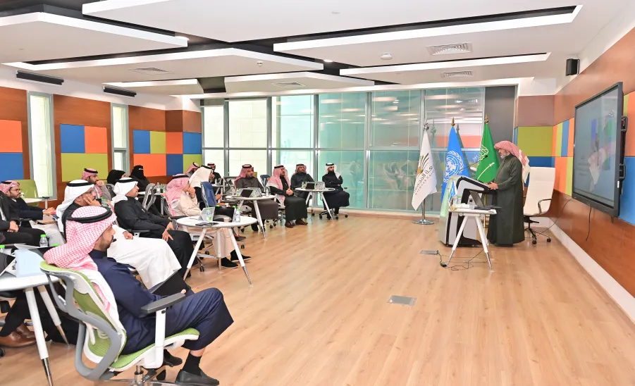 وكيل الجامعة للتنمية والاستثمار يفتتح اللقاء السادس لمركز سيفال -  سعادة وكيل الجامعة للتنمية والاستثمار يفتتح اللقاء السادس لمركز سيفال: مناقشة تفعيل توصيات المؤتمر الدولي: الجامعات وأهداف التنمية المستدامة 2030 " المستهدفات والممارسات"