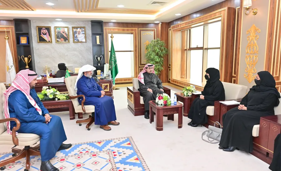 MU rector meets the strategic plan project team -  جامعة المجمعة 