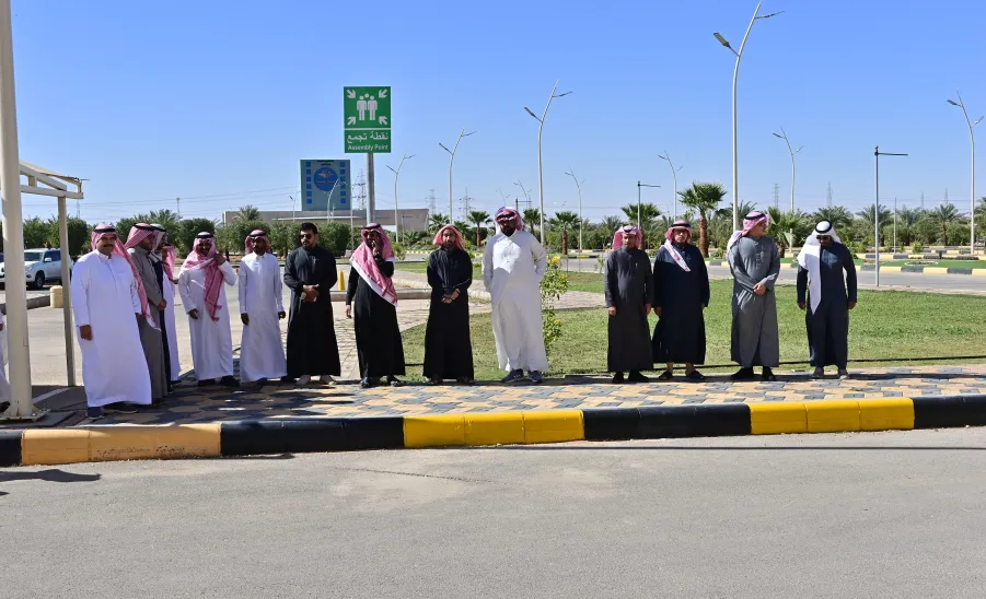 الإدارة العامة للصحة المهنية والبيئة تُنفذ فرضية إخلاء لمبنى إدارة الجامعة والعمادات المساندة - جامعة المجمعة 