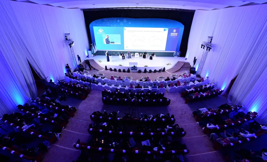  الجامعة تختتم أعمال المؤتمر الدولي للتأهيل الطبي والرياضي وإصابات العظام -  جامعة المجمعة 