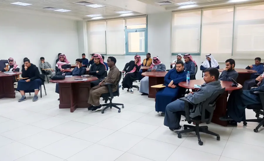A symposium entitled Introducing and precaution of cancer held by the college  -  كلية إدارة الأعمال