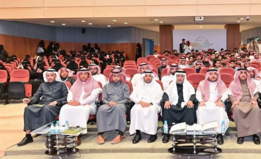 تخصيص خدمات النقل لطلاب وطالبات الجامعة لحضور ملتقى الشهادات المهنية  - .