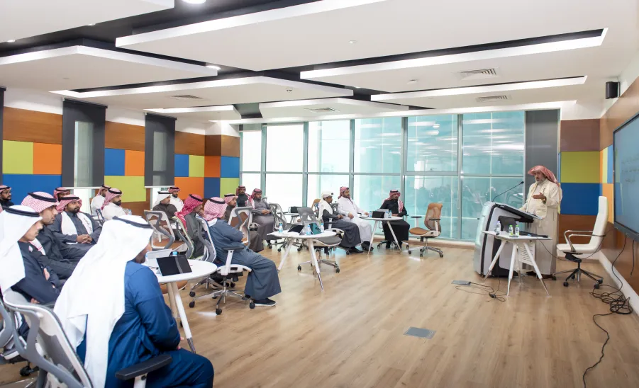  وكيل الجامعة للتنمية والاستثمار يدشن ورشة العمل التطوعي لمنسقي جهات الجامعة لدعم جهود الجامعة في استمرار تفعيل العمل التطوعي -  سعادة وكيل الجامعة للتنمية والاستثمار يدشن ورشة عمل العمل التطوعي لمنسقي جهات الجامعة لدعم جهود الجامعة في استمرار تفعيل العمل التطوعي