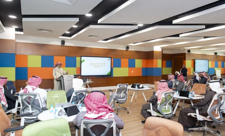 The Vice-Rector launches a volunteer workshop for coordinators  -  ورشة عمل التطوع