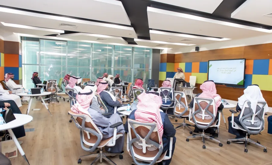The Vice-Rector launches a volunteer workshop for coordinators  -  ورشة عمل التطوع