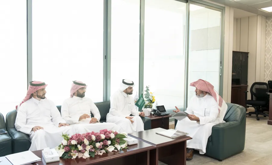 MU's vice-rector receives the achievement report of the General Administration of Projects  - زيارة
