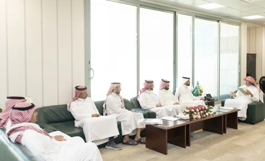 MU's vice-rector receives the achievement report of the General Administration of Projects  - زيارة