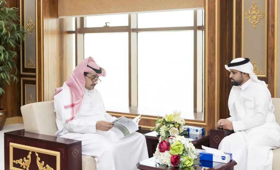 MU RECTORS REVIEWS THE REPORTS OF ACHIEVEMENT PRESENTED BY THE GENERAL ADMINISTRATION OF PROJECTS
 - زيارة