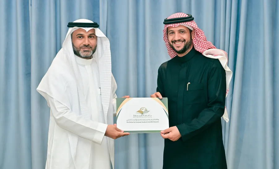 وكيل الجامعة للدراسات العليا والبحث العلمي يكرم المشاركين والمنظمين في مؤتمر السكتة الدماغية - #