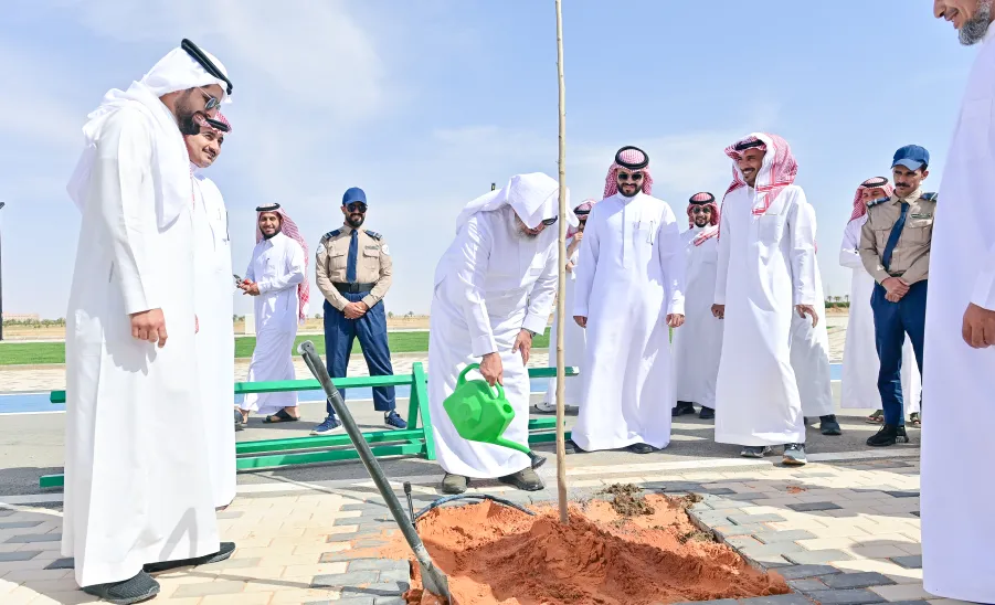 MU RECTOR LAUNCHES 2ND PHASE OF THE UNIVERSITY GREEN INITIATIVE -  جامعة المجمعة