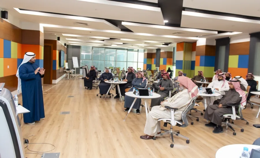 The Vice-Rector launches a volunteer workshop for coordinators  -  ورشة عمل التطوع