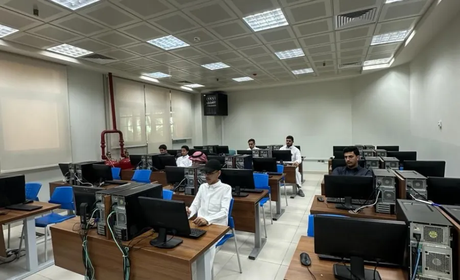 The Deanship of Information Technology and E-Learning is preparing for conducting exams  -  الاختبارات الفصلية3