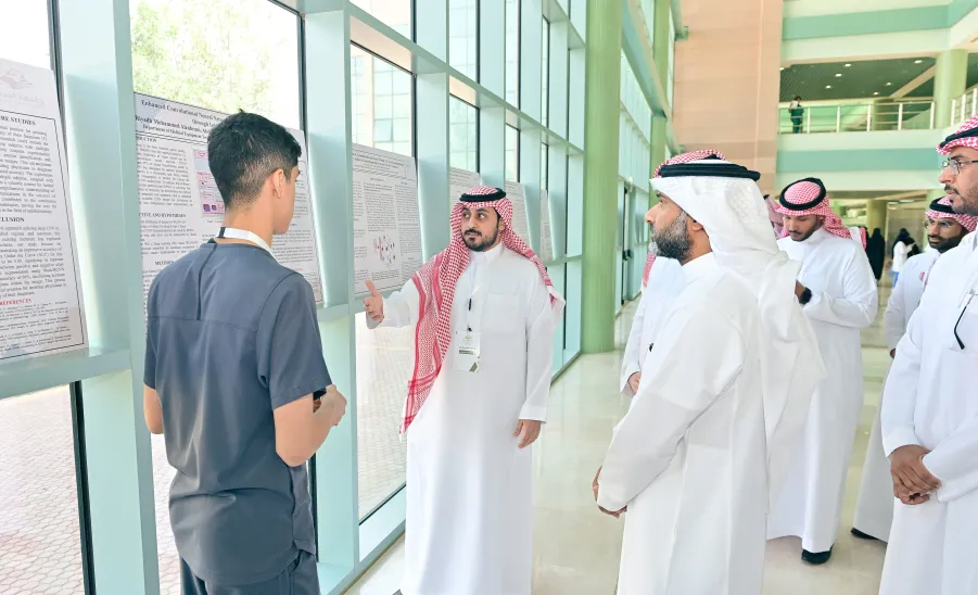وكيل الجامعة للدراسات العليا والبحث العلمي يفتتح فعاليات يوم البحث العلمي والابتكار السنوي الثالث بكلية العلوم الطبية التطبيقية - جامعة المجمعة 
