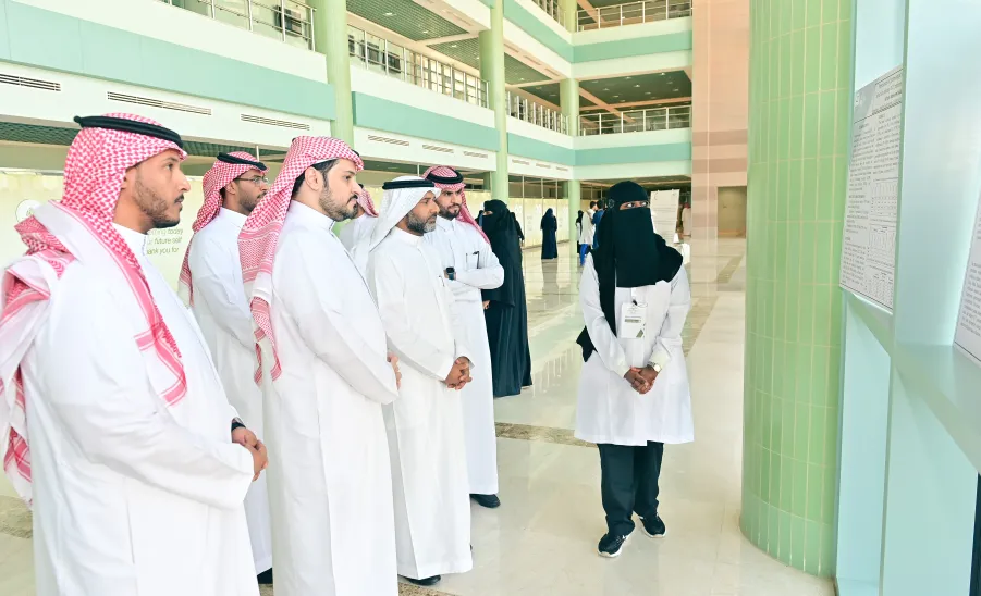 وكيل الجامعة للدراسات العليا والبحث العلمي يفتتح فعاليات يوم البحث العلمي والابتكار السنوي الثالث بكلية العلوم الطبية التطبيقية - جامعة المجمعة 