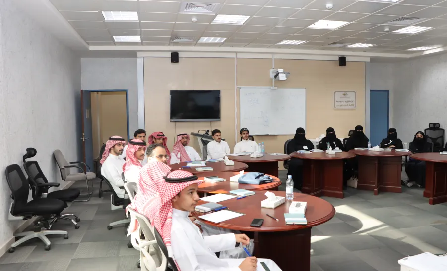 Research centers at Vice-Rector's Office for Graduate Studies launch the first research school  - #