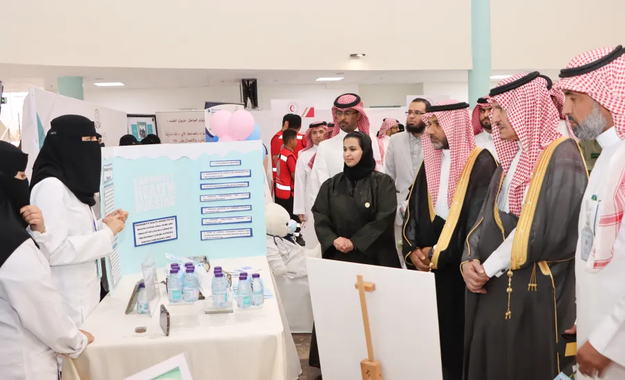 كلية التمريض تقيم فعالية بمناسبة اليوم العالمي للتمريض - جامعة المجمعة 