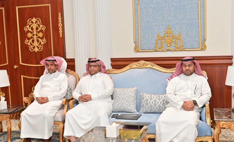 The Vice-Rector for Educational Affairs receives the report about the 6th Student Forum for Talent and Creativity  -  جامعة المجمعة