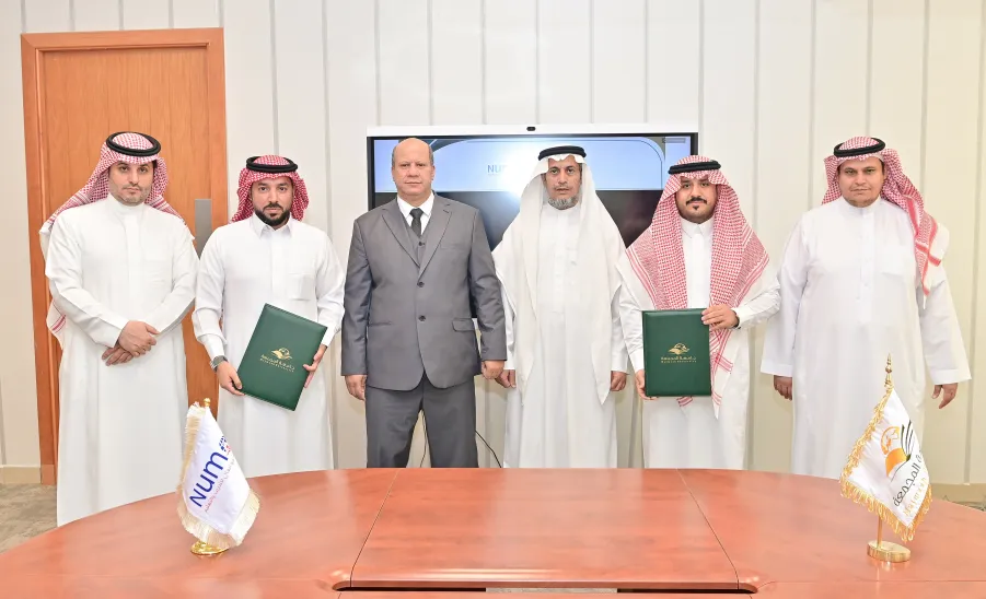 Applied College signs MoU with Numo Training Company  - جامعة المجمعة 