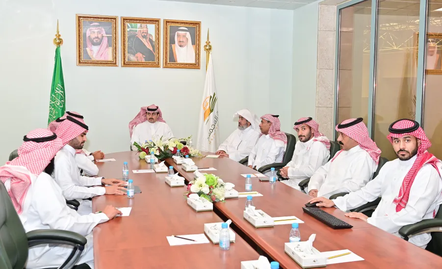 رئيس الجامعة يدشن نظام اللجنة المحلية لأخلاقيات البحوث  -  جامعة المجمعة