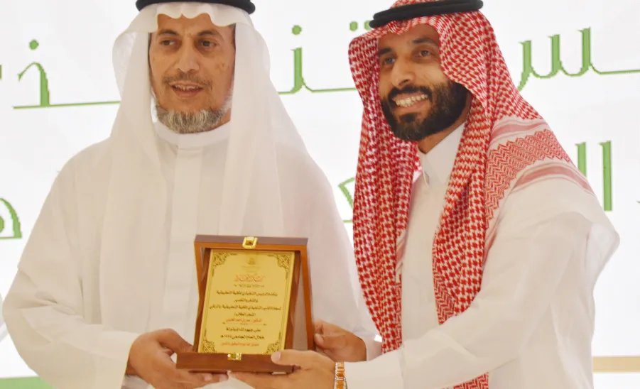 MU VICE-RECTOR PATRONIZES THE CLOSING CEREMONY OF STUDENTS
 - تكريم