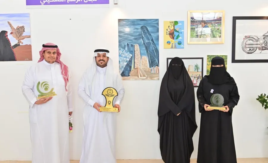 Two students of the Applied College awarded at the 6th Student Forum for Creativity  - تكريم