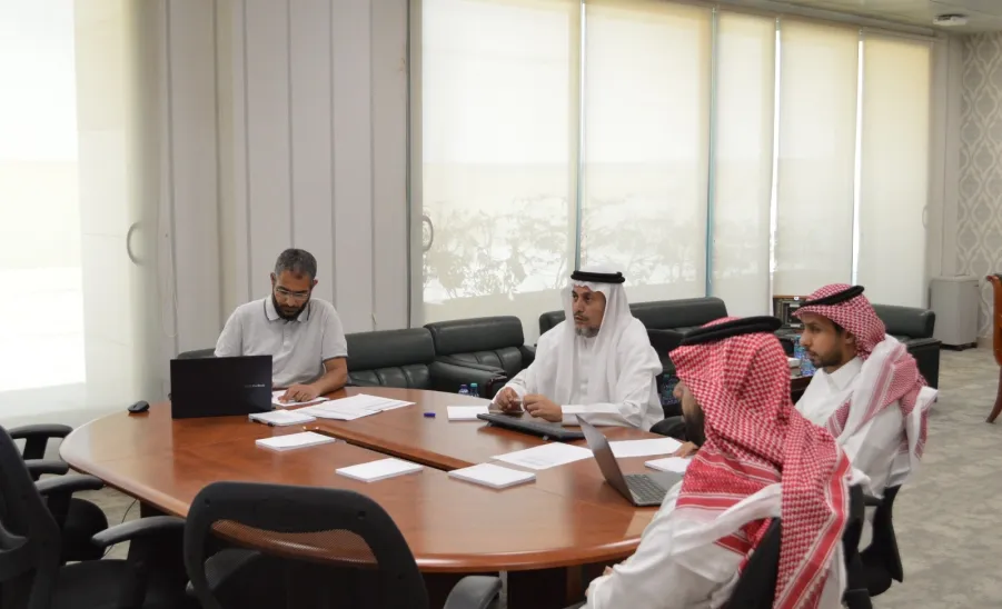 لجنة الخطط والمناهج الدراسية تناقش الخطط الدراسية للكليات الصحية -  اجتماع لجنة الخطط 13