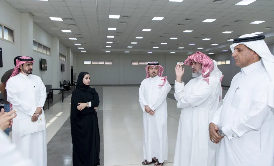  وكيل الجامعة للتنمية والاستثمار يتفقد مقر كلية التمريض بحوطة سدير - وكيل الجامعة للتنمية والاستثمار يتفقد مقر كلية التمريض بحوطة سدير