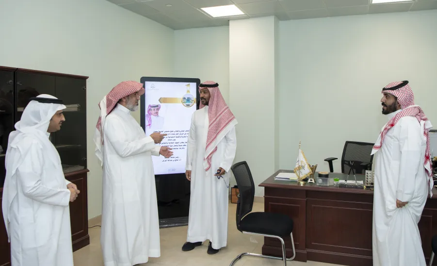 وكيل الجامعة للتنمية والاستثمار يزور الإدارة العامة للأداء والامتثال -  وكيل الجامعة للتنمية والاستثمار يزور الإدارة العامة للأداء والامتثال