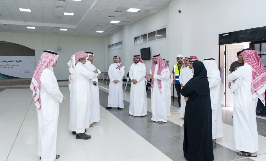  وكيل الجامعة للتنمية والاستثمار يتفقد مقر كلية التمريض بحوطة سدير - وكيل الجامعة للتنمية والاستثمار يتفقد مقر كلية التمريض بحوطة سدير
