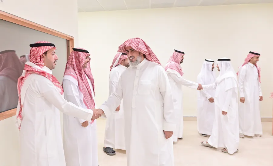 MU VICE-RECTOR VISITS THE GENERAL ADMINISTRATION OF HUMAN RESOURCES  -  جامعة المجمعة