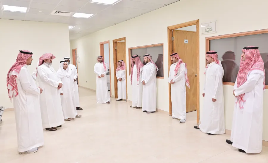 MU VICE-RECTOR VISITS THE GENERAL ADMINISTRATION OF HUMAN RESOURCES  -  جامعة المجمعة