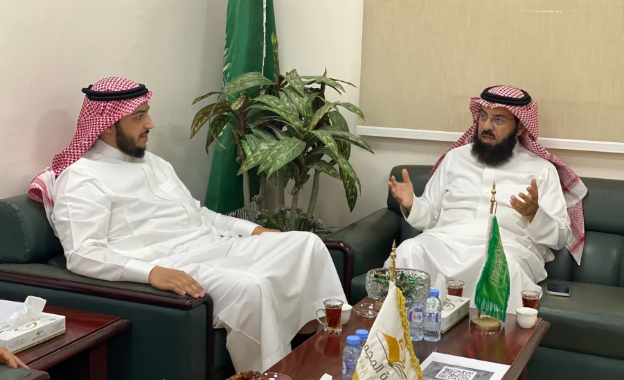 The Documents and Archives Center visits the College Sharia and Law - .