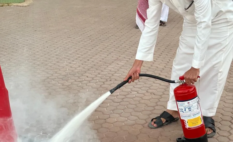 السلامة تُنفذ دورات تدريبية لكيفية التعامل مع وسائل السلامة - السلامة تُنفذ دورات تدريبية لكيفية التعامل مع وسائل السلامة