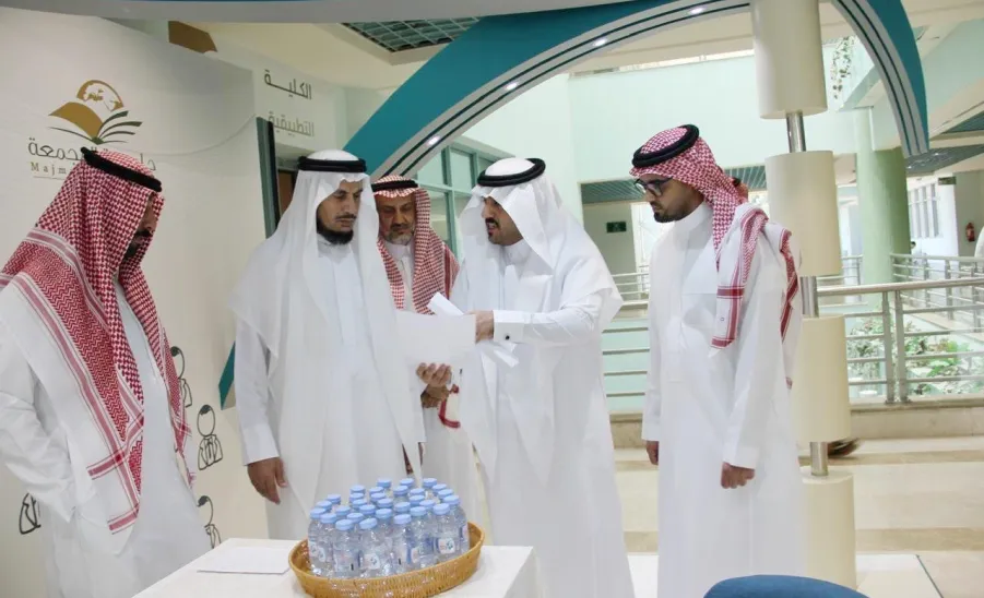 The Vice-Rector for Educational Affairs on inspection tour to Applied College - جولة تفقدية 