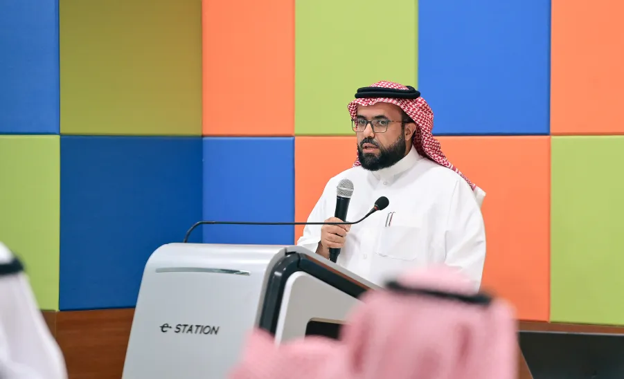 MU CONDUCTS A WORKSHOP TO LAUNCH THE 4TH STRATEGIC PLAN  -  الدكتور فارس الفارس يتحدث في ورشة أعمال بناء الخطة الاستراتيجية الرابعة 