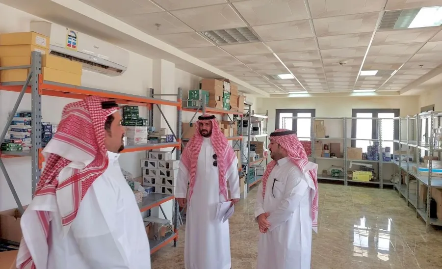 الرئيس التنفيذي للكلية التطبيقية يقوم بجولة تفقدية بفرع الكلية برماح -  زيارة رماح