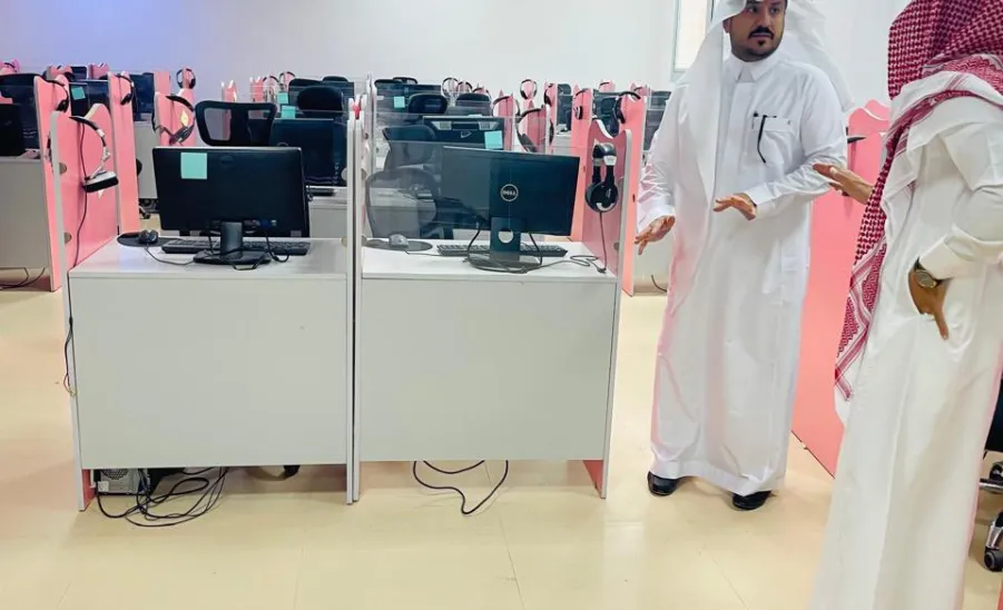 الرئيس التنفيذي للكلية التطبيقية يقوم بزيارة بفرع الكلية بالزلفي - زيارة الزلفي 