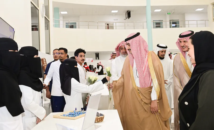 برعاية رئيس الجامعة وحضور رئيس مركز حوطة سدير : الجامعة تقيم حفل افتتاح كلية التمريض -  جامعة المجمعة
