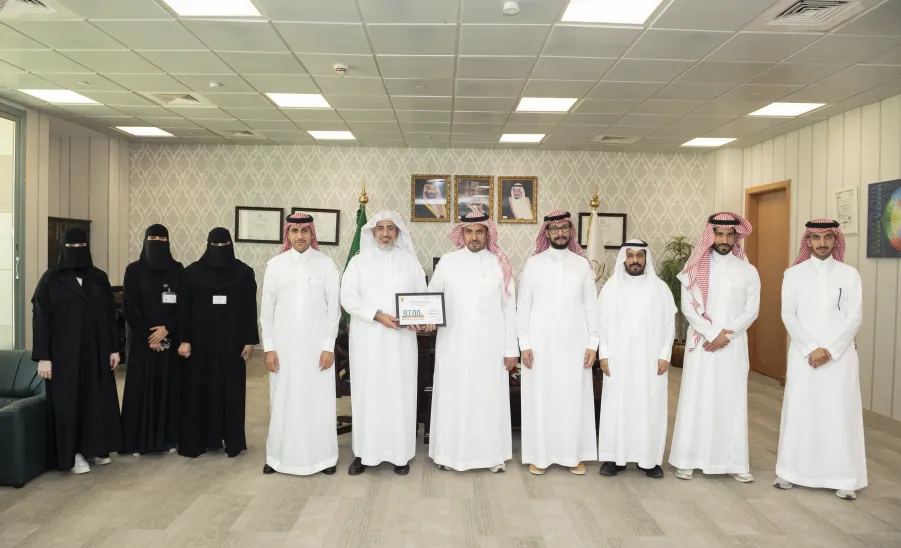 وكيل الجامعة للتنمية والاستثمار يستقبل فريق الإدارة العامة للموارد البشرية -  وكيل الجامعة للتنمية والاستثمار يستقبل فريق الإدارة العامة للموارد البشرية