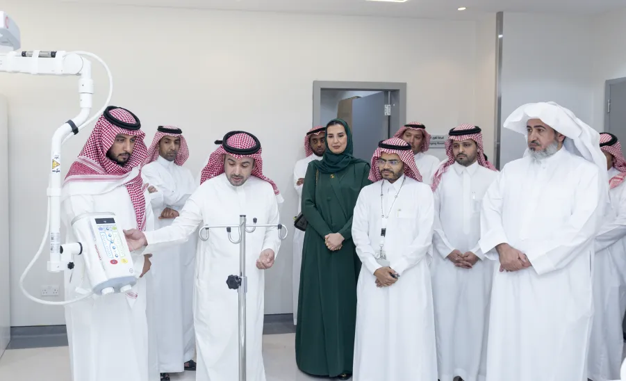 MU RECTOR LAUNCHES THE RADIOLOGY DEPARTMENT'S TRAINING PROGRAM AT THE MEDICAL CENTER  -  تدشين البرنامج التدريبي لمشروع قسم الاشعة في المركز الطبي الجامعي