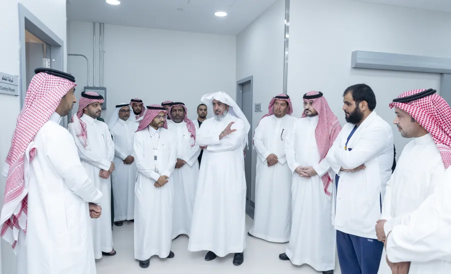 MU RECTOR LAUNCHES THE RADIOLOGY DEPARTMENT'S TRAINING PROGRAM AT THE MEDICAL CENTER  -  تدشين البرنامج التدريبي لمشروع قسم الاشعة في المركز الطبي الجامعي