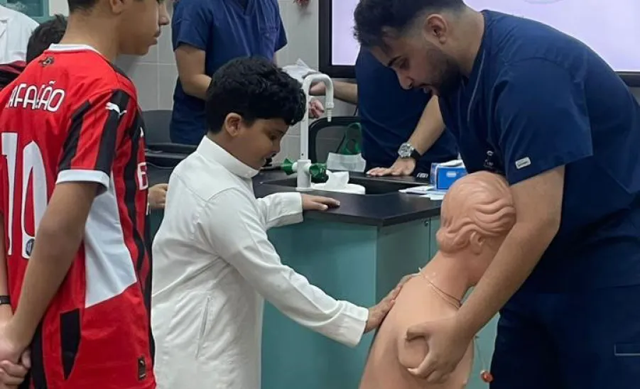 The College of Nursing conducts an initiative on first aid  -  كلية التمريض تقيم مبادرة بعنوان "لحظات تهب عمراً لمن تحب"