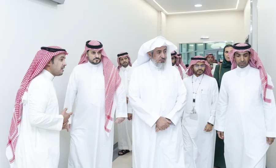 MU RECTOR LAUNCHES THE RADIOLOGY DEPARTMENT'S TRAINING PROGRAM AT THE MEDICAL CENTER  -  تدشين البرنامج التدريبي لمشروع قسم الاشعة في المركز الطبي الجامعي