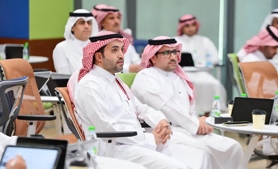 وكيل الجامعة للدراسات العليا والبحث العلمي يفتتح اللقاء الدوري للدراسات العليا والبحث العلمي  - #