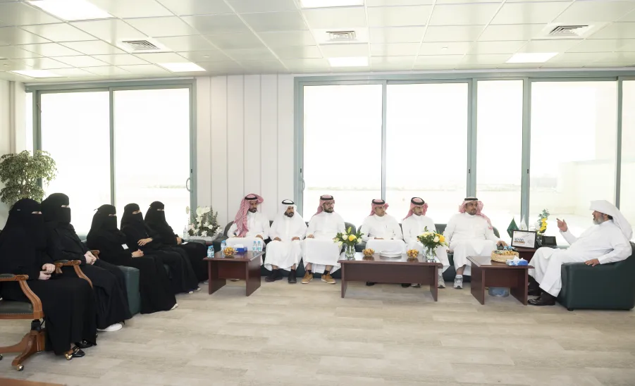 وكيل الجامعة للتنمية والاستثمار يستقبل فريق الإدارة العامة للموارد البشرية -  وكيل الجامعة للتنمية والاستثمار يستقبل فريق الإدارة العامة للموارد البشرية