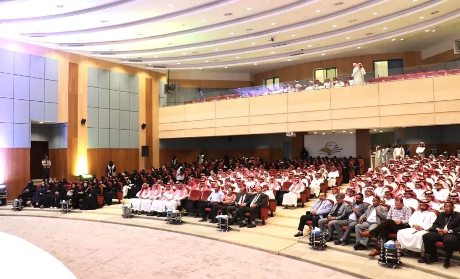 The Vice-Rector patronizes a meeting for new students  - خبر لقاء تعريفي المجمعة