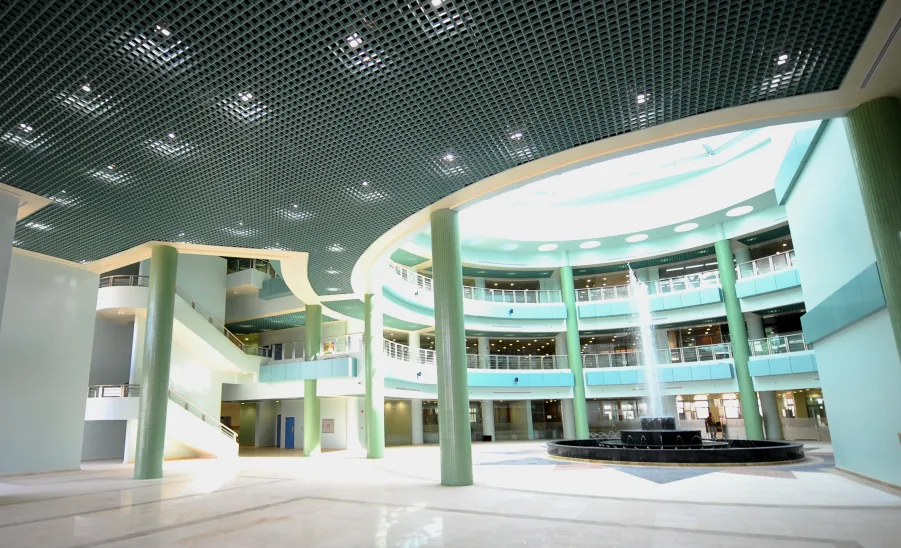 The Deanship of Information Technology and E-Learning is preparing to conduct e-tests during the first semester  -  MM